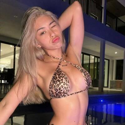 Aishah Aishah — Instagram girl nude model