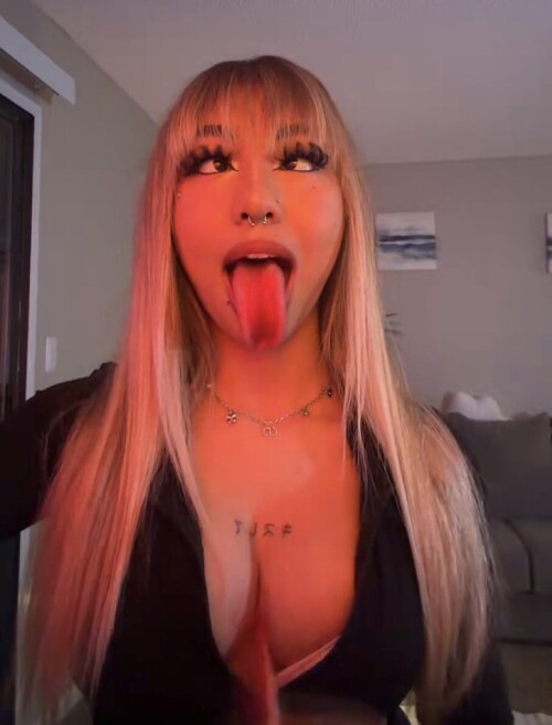 Atowerss — Instagram girl nude model