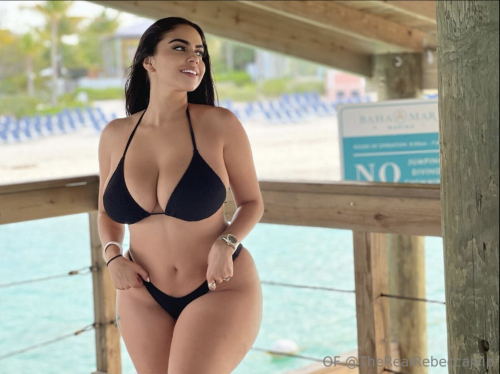 Therealrebeccaj — Instagram girl nude model